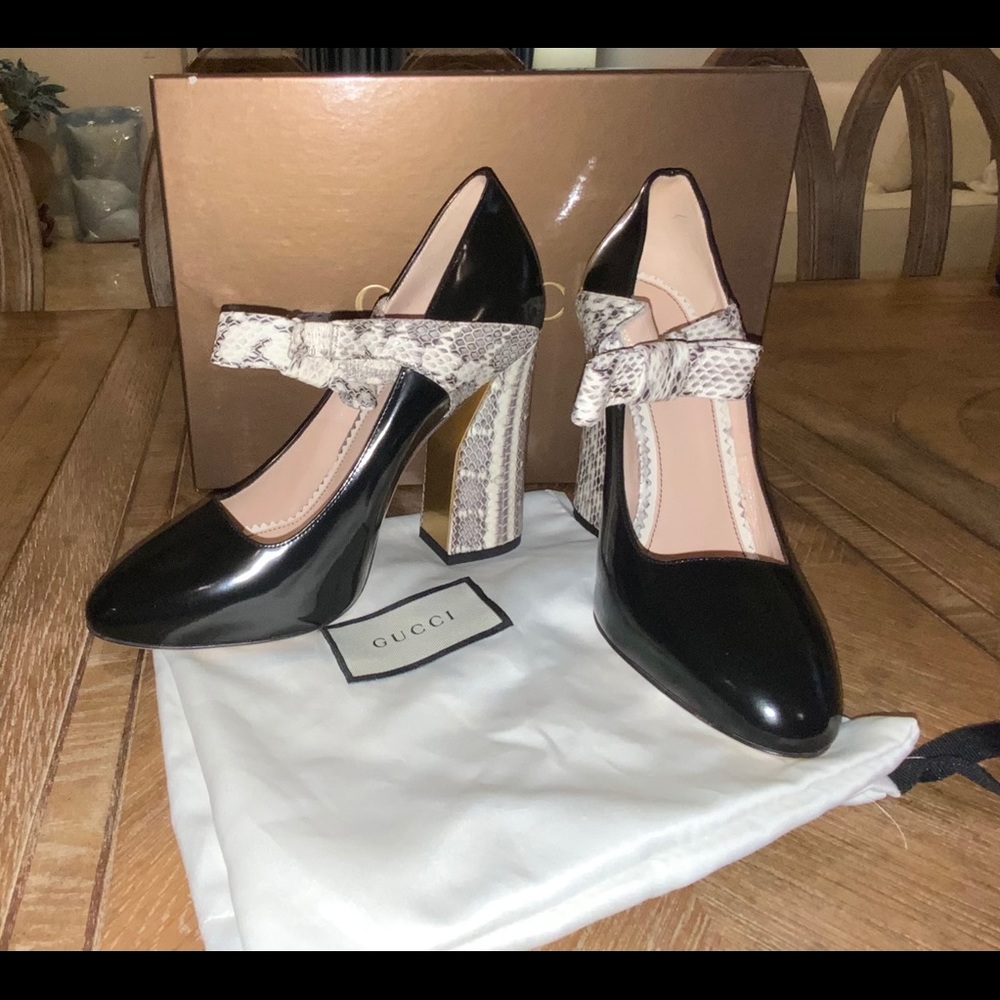 SOLD NFS Gucci Snake Skin Mary Jane